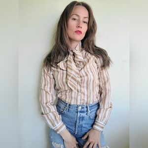 The Anne Vintage 1970s Ascot Tie Blouse S
